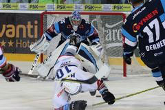 Vřava na ledě i na tribuně. Kometa zvládla kritický test a nedovolila trhák Tygrů