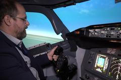 V kokpitu Boeingu 737 NG. Pilot v simulátoru ukázal vzlet i pád letadla