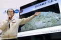 Tisková konference japonské agentury JAXA k tomu, že její sonda vytvořila kráter na asteroidu Ryugu.