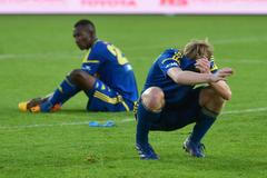 Smutní hráči Jihlavy po prohrané baráži s Karvinou