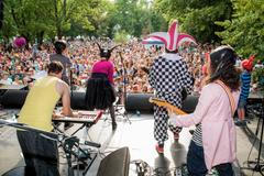 Nedomysleno_Mezi ploty_obr4_w19