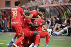 Fotbalisté Antverp slaví gól v síti Plzně