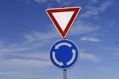 Kruhový objezd - Přednost v jízdě