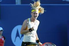 Marie Bouzková v semifinále turnaje Torontu 2019 proti Sereně Williamsové