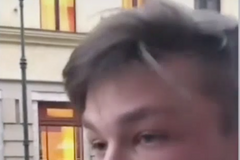 Policie hledá oběti útoků gangu mladíků v pražském parku Lannova