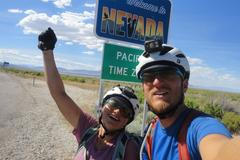 Cyklisté Markéta Marvanová a Adam Záviška na American Trail Race 2019