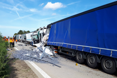 Nehoda kamion D2 Brno