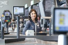 Prodejna Lidl - ilustrační foto, prodavačka, prodej, zboží, zaměstnanec, práce