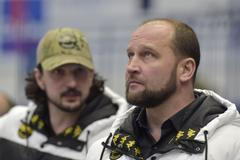 Jiří Šlégr (vpravo) a Radim Skuhrovec na lavičce Litvínova