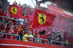Fanoušci Ferrari v Monze při Velké ceně Itálie formulace 1 2019