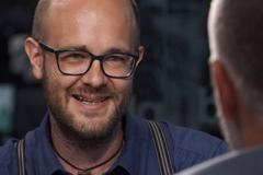 Nadšený učitel angličtiny: Jazyk se naučí každý, lidé ale mají strach, že budou za blbečky