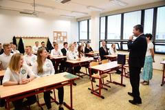 Jan Hamáček, střední policejní škola 1