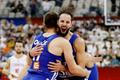 basketbal, MS 2019, Česko - Turecko, Jaromír Bohačík (vlevo) a Vojtěch Hruban slaví vítězství a postup