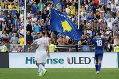 Pískot a nenávist. Kosovské peklo českým fotbalistům nepřálo