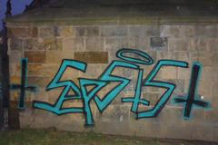 Dva cizinci posprejovali Karlův most.