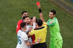 Chile vs Argentina na Copa Americe 2019, červená karta pro Lionela Messiho