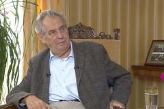 Státního zástupce Šarocha si vážím, postavil se mediální smečce, řek prezident