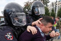 Sobotní zatýkání v Moskvě.