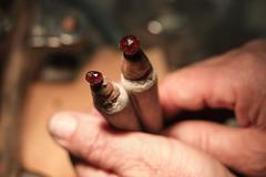 Výroba šperků z granátů, firma Granát Turnov