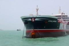 Britský tanker Stena Impero zadržují Íránci v přístavu Bandar Abbas.