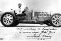 Louis Chiron v Bugatti T 51 na vlastnoručně podepsané pohlednici z roku 1932
