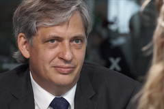 Babiš se bojí voleb víc než ČSSD, Zeman si užívá ústavní darebáctví, říká Dienstbier