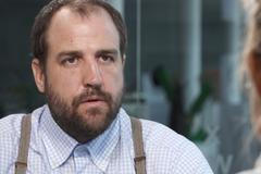 Stačilo málo a zastřelili mě. Lidé v Donbasu jsou zoufalí a bez naděje, líčí reportér