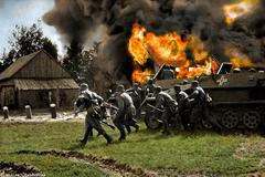 Jednorázové užití / Fotogalerie / Invaze do Polska / Mikołaj Kaczmarek