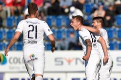 Ondřej Šašinka, Patrik Šimko a Jan Navrátil slaví branku Slovácka