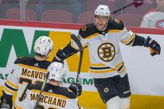 David Pastrňák slaví hattrick v sezoně 2019-20