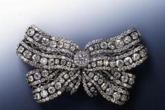 Šperky osázené diamanty, perlové korále. Tyhle skvosty ukradli zloději v Drážďanech