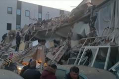 Zemětřesení v Albánii poškodilo desítky budov