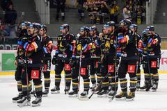 21. kolo hokejové extraligy 2019/20, Hradec Králové - Litvínov: Zklamaní hokejisté Litvínova po porážce 2:6