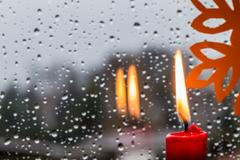 Vánoce počasí déšť svíčka ilustrační zima