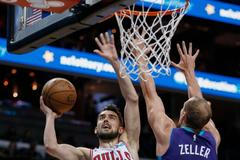 Tomáš Satoranský při své premiéře za Chicago Bulls