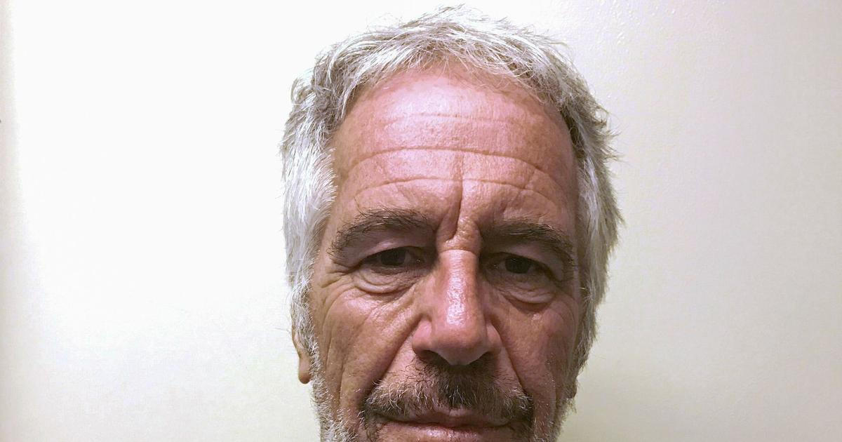 České dívky, nemovitosti, nákup v hračkářství. Po Epsteinově stopě v Česku už pátrá i policie