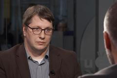 Hrnout se po hlavě do budování 5G sítí je riziko, může jít o život, říká expert NÚKIB