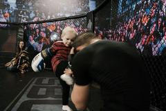 McGregor se vrací do boje mimo formu, sejmul ho vlastní syn