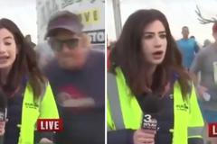 Plácnul mě v přímém přenosu tvrdě po zadku, stěžovala si reportérka. Běžce obvinili