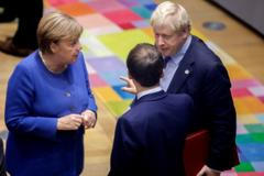 Johnson, Merkelová, Macron, summit EU