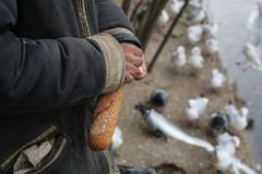 Bezdomovci v Praze, život na ulici v mrazech