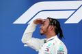 Lewis Hamilton z týmu Mercedesu slaví vítězství ve Velké ceně Ruska formule 1 2019