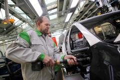 Radek Pecák na den dělníkem ve Škodě v Ml. Boleslavi