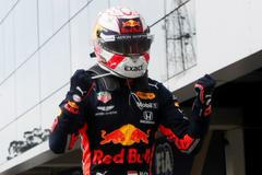 Max Verstappen z Red Bullu slaví triumf ve Velké ceně Brazílie F1 2019