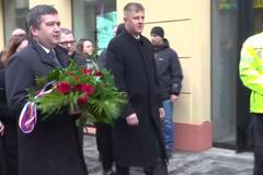 Vášně na Národní třídě. Lidé na Babiše, Hamáčka a Klause ml. pískali, opozici děkovali