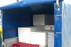 Nelegální pojízdná prodejna drůbeže.