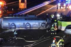 Hromadná nehoda na D1: jeden mrtvý, 11 zraněných, shořela 4 auta