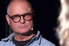 Fendrych: Zeman je symbol opaku 17. listopadu, vlna vzpomínání mi přijde trochu směšná