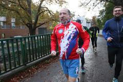 Václav Klaus mladší při běhu v Chomutově v rámci svého výjezdu za voliči na sever Čech