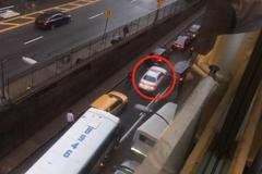 Bizarní honička v New Yorku skončila zatčením řidiče.